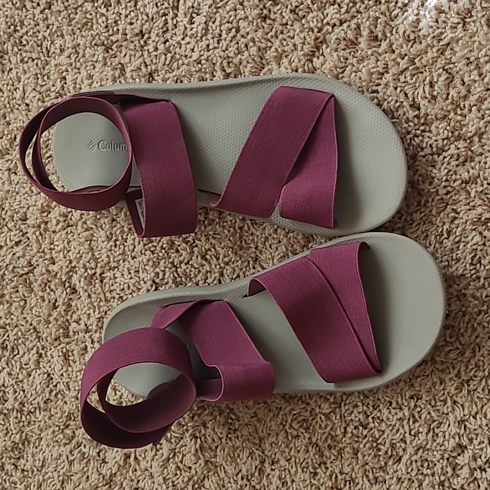 Columbia Barraca sandles size 7 color purple.